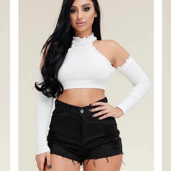 White & green crop tops available.. many sizes 💚 - Picture 1 of 2